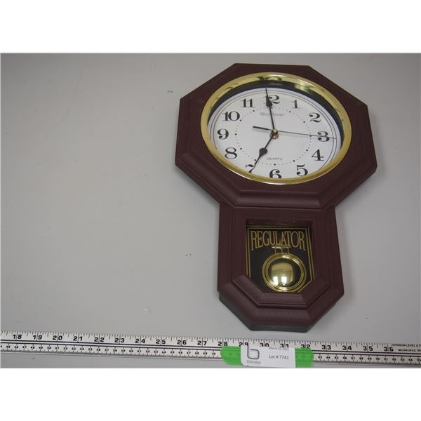 BATTERY POWERED SKY TIMER QUART CLOCK