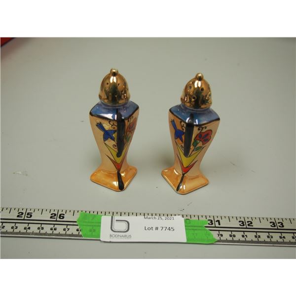 VINTAGE SALT & PEPPER SHAKERS (NO PLUGS)