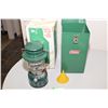 Image 1 : Coleman 335-200 Lantern 1980
