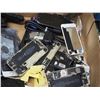 Image 3 : MISC LOT OF PHONES, PARTS & BAG
