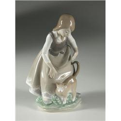 LLADRO PORCELAIN GIRL WITH CAT 1187 WITH BOX