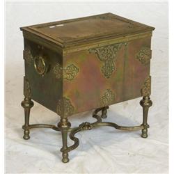 VINTAGE WILLIAM AND MARY STYLE BRASS LOG BOX