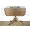 Image 2 : Drop leaf table, one leg broken