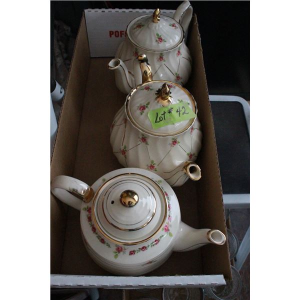 3 Matching Teapots "Sadler"