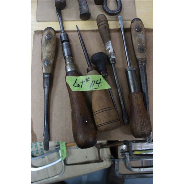 7 - Wooden Handle Screw Drivers