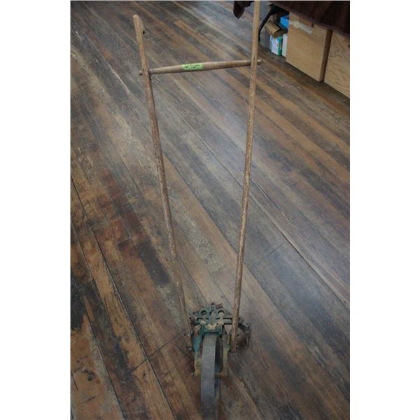 Push Garden Weeder (green)