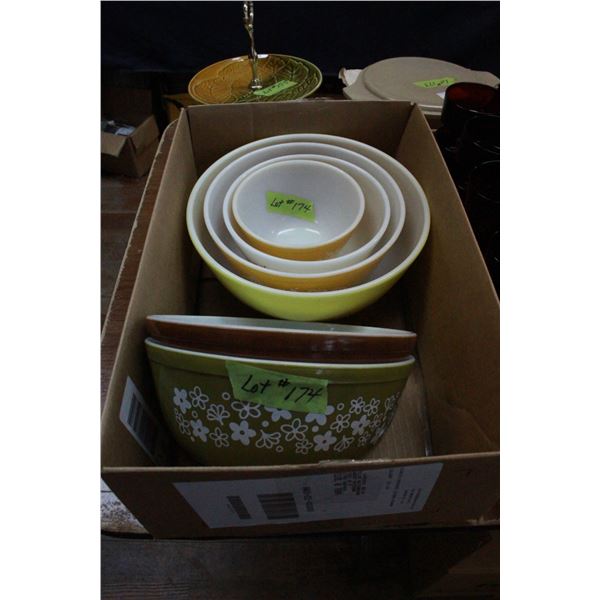Pyrex Mixing Bowls (6) Different Sizes