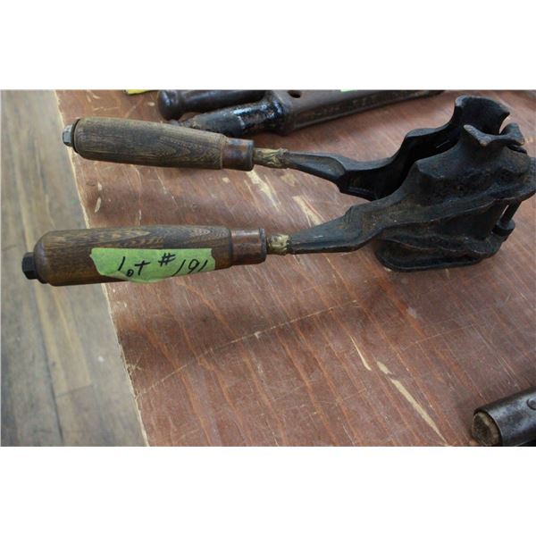 Cast Iron metal mold (3 compartments)