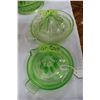 Image 1 : 2 Green Depression Juicers