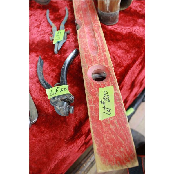 Level (as is); Saw Set & Pliers