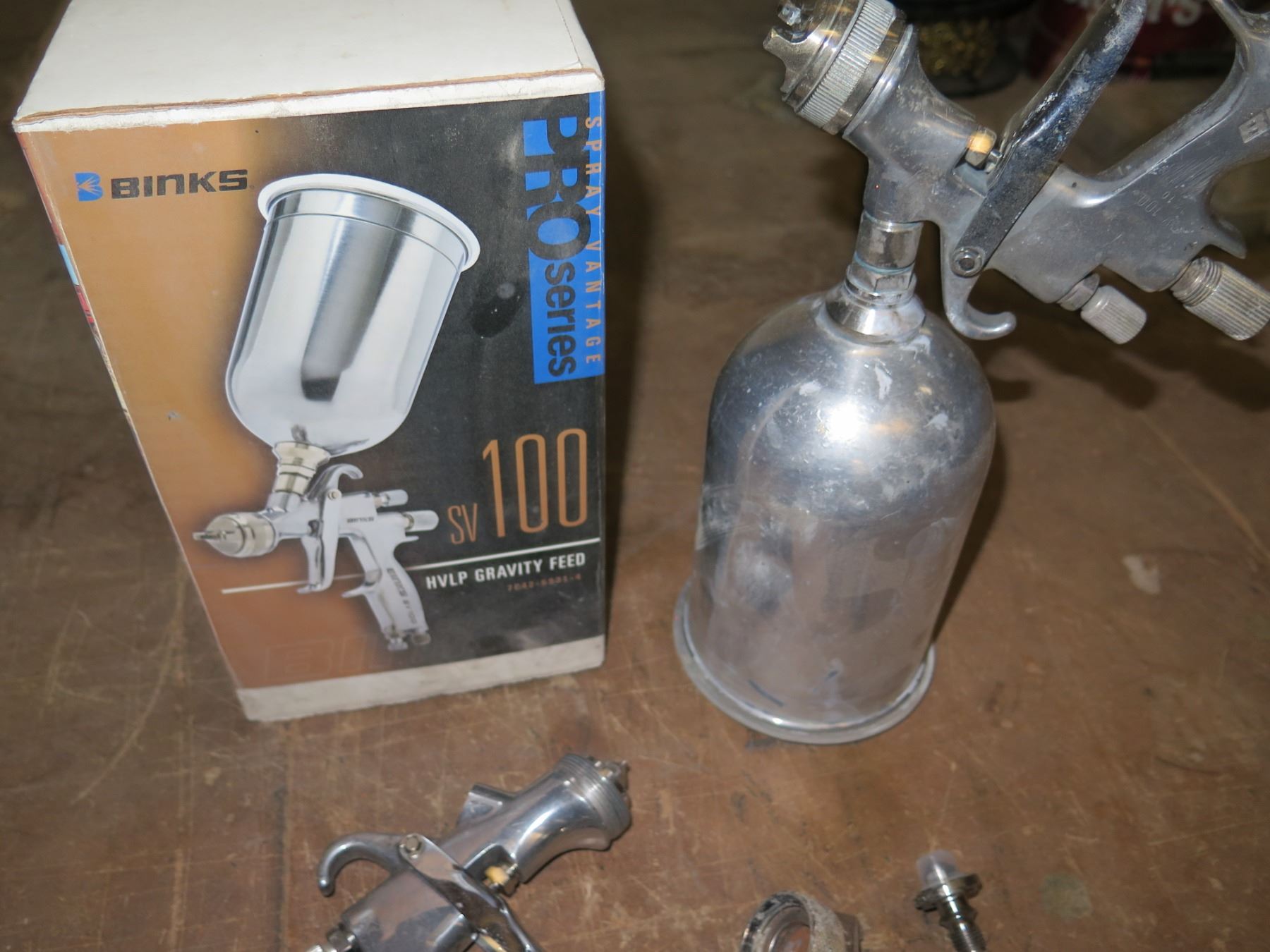 Binks Pro Series SV100 HVLP Gravity Feed Paint Spray Gun w/ Cup in Box