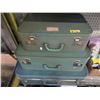 Image 1 : 3 Pieces of Vintage Green Luggage
