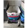 Image 1 : 9 Totes - No Lids