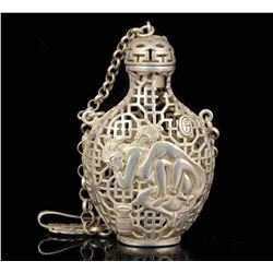 A SILVER COUPLE SNUFF BOTTLE QING DYNASTY.