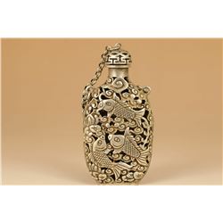 A SILVER FISH SNUFF BOTTLE QING DYNASTY.
