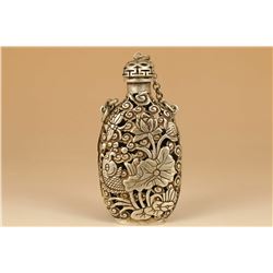 A SILVER FISH SNUFF BOTTLE QING DYNASTY.
