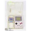 Image 1 : VINTAGE NINTENDO GAME BOY IN CASE/GAME