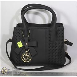 WOMENS BLACK PURSE