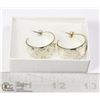 Image 1 : VINTAGE SILVER TONE HOOP STYLE EARRINGS