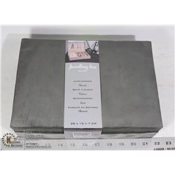 NEW VELVET JEWELRY BOX