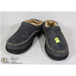MENS SIZE 9-10 SLIPPERS