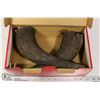 Image 1 : VINTAGE HORNS PAIR 12"