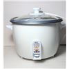 Image 1 : 30)  SALTON DELUXE RICE COOKER AND FOOD