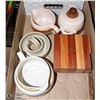 Image 1 : LOT OF ASSORTED POTTERY AND STONEWARE ITEMS