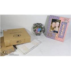 BUNDLE OF NEW PICTURE FRAMES