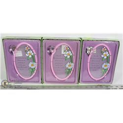 THREE CLEARLY IN MY HEART HANGING DECOR