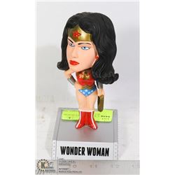 WONDER WOMAN BOBBLE HEAD BY DC COMICS