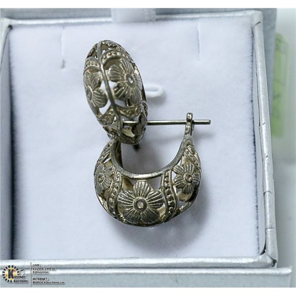 NEW. SILVER HUGGIE EARRINGS. 5.0 GRAMS.