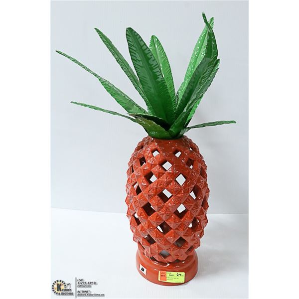 DECORATIVE METAL PINEAPPLE ACCENT LAMP, 26" TALL