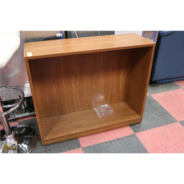 SOLID WOOD 2-TIER SHELVING UNIT