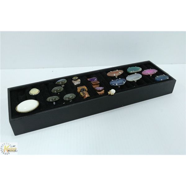 TRAY OF COSTUME RINGS - ASSORTED DYED SLICED