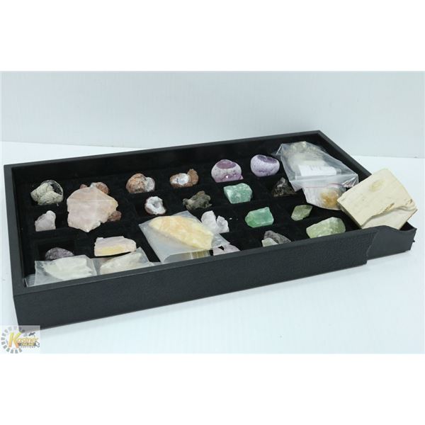 TRAY OF RAW SEMI PRECIOUS GEMS - RAW GEMS INCLUDE: