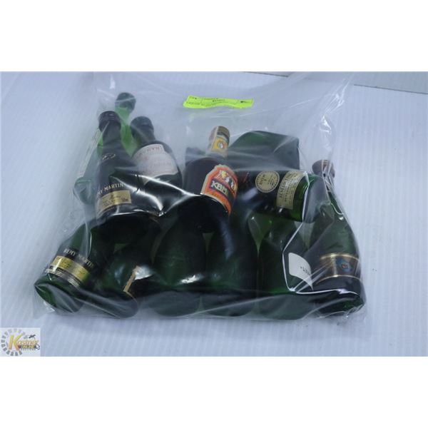 BAG WITH 12 ASSORTED 1OZ LIQUOR BOTTLES