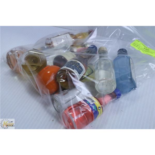 BAG WITH 12 ASSORTED 1OZ LIQUOR BOTTLES