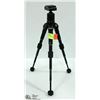 Image 1 : NEEWER TABLE TOP TRIPOD FOLDS UP COMPACT
