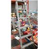 Image 1 : 6' ALUMINUM LADDER