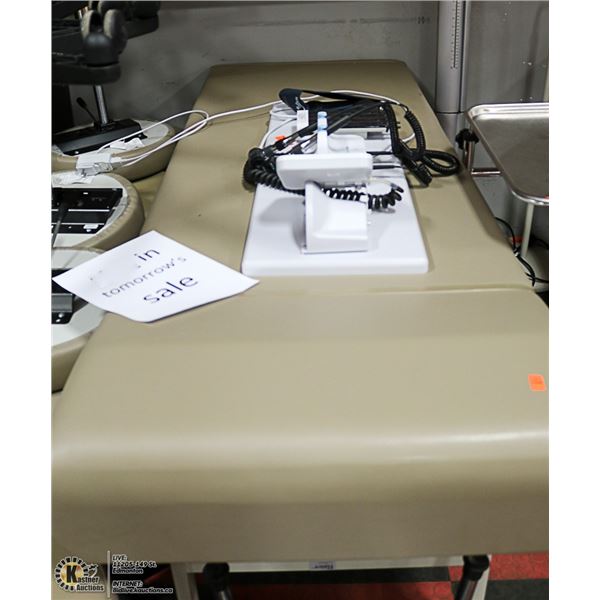 MEDICAL TABLE WITH VITALS CHECKER