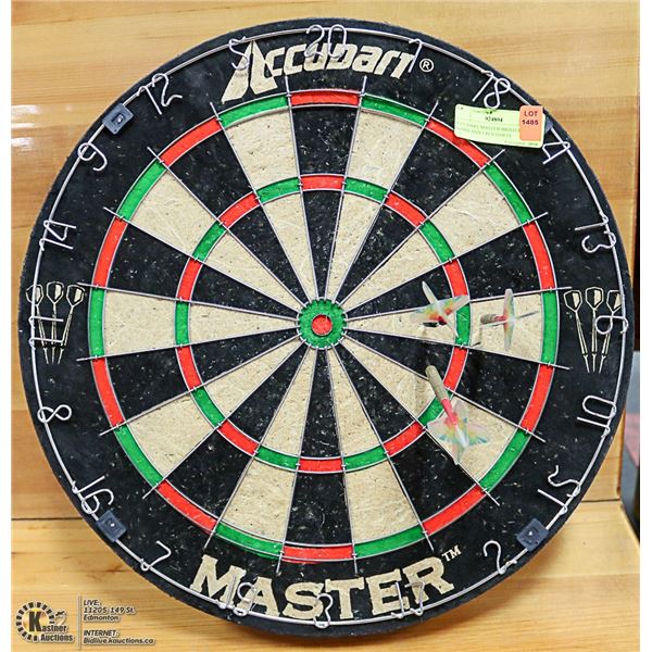 ACCUDART MASTER BRISTLE DART BOARD AND 3 PCS DARTS