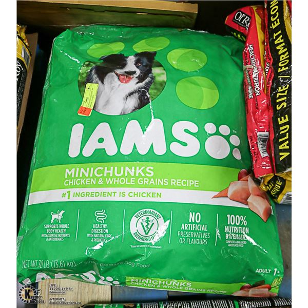 IAMS MINICHUNKS CHICKEN AN WHOLE GRAINS 13.61KG