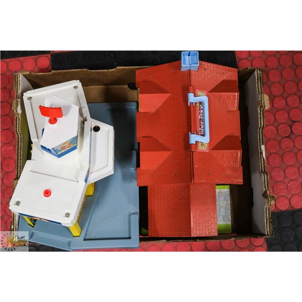 1980's FISHER PRICE DOLL HOUSE PLUS BEACH HOUSE