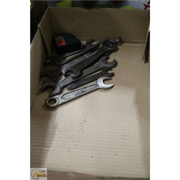 8 ANTIQUE RAILWAY AND MECHANICS TOOLS