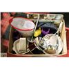 Image 1 : BOX WITH KITCHEN PRODUCTS INCL. HAND