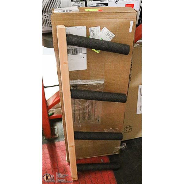 SNOWBOARD RACK