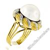 Image 5 : Vintage Handmade 18kt Two Tone Gold Mabe Pearl & 0.25 ctw Diamond Ring