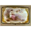 Image 3 : A POLYCHROME DECORATED PARCEL-GILT PORCELAIN FOOTED HINGED BOX