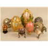 Image 1 : A GROUP OF ASSORTED DECORATIVE EGGS